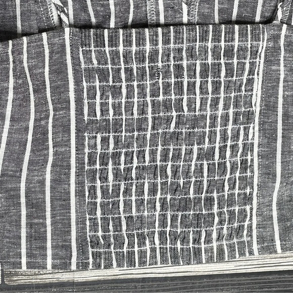Express Womens Cropped Tank Top Size XS Linen Striped Gray Button Front NEW Top - Picture 6 of 9
